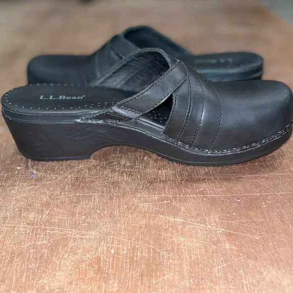 L.L.Bean Women’s Slip On Clogs Black US 7 EU 38 Like New! 2” Heel - Picture 11 of 15